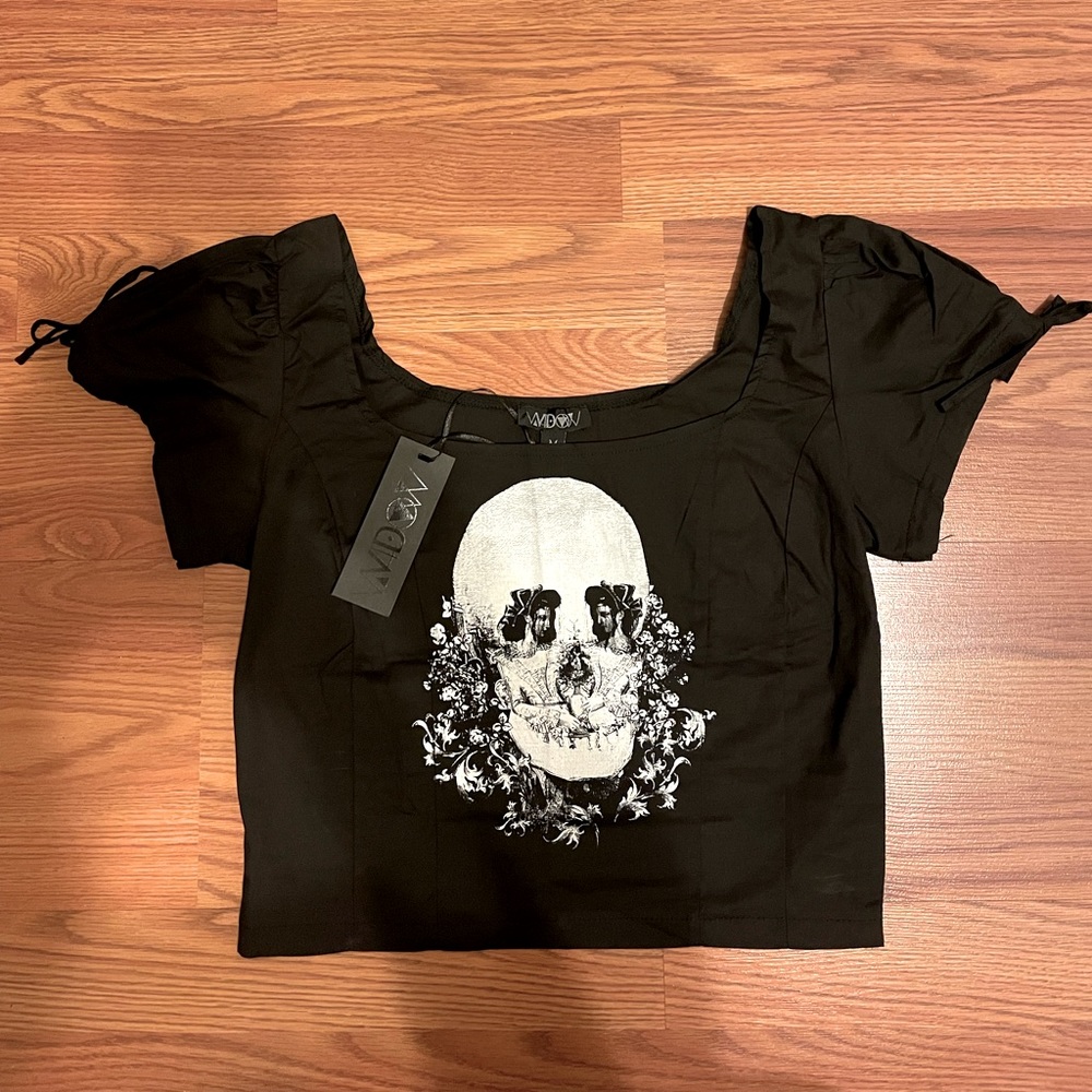 NWT Dollskill Widow Skull Top